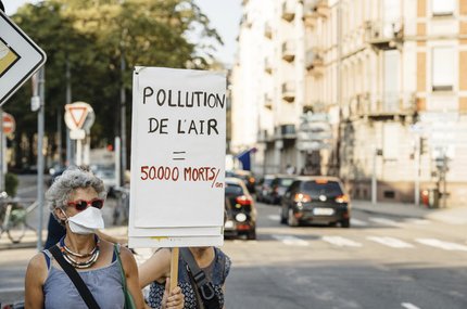 Protest_(c)_iStock_AdrianHancu.jpg